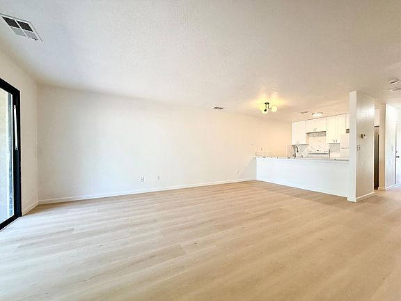 4th image of 3101 Peppermill Cir