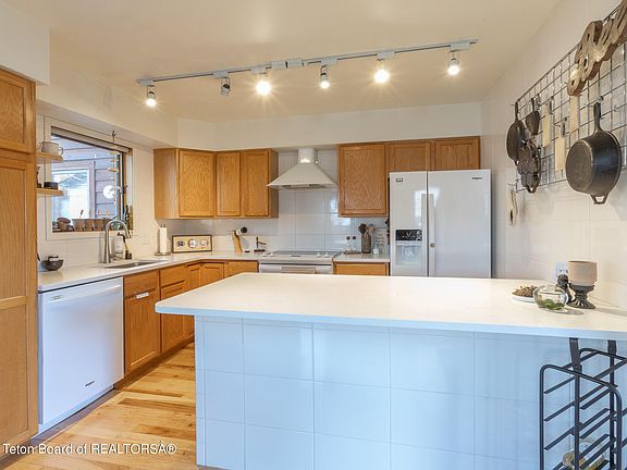 2nd image of 209 W Snow King Ave