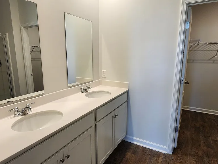 932 Woodside Creek Ln — Photo 8