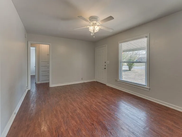 1825 NW 35th St — Photo 16