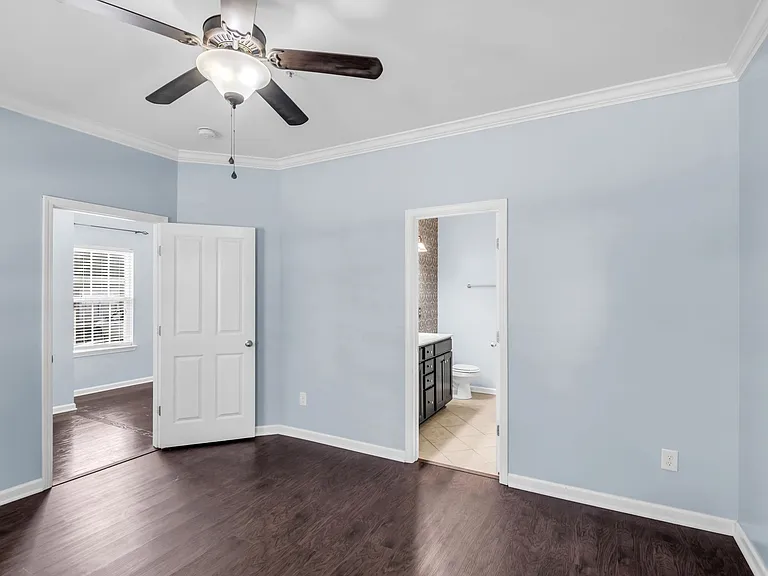 2031 Hemlock Dr #1 — Photo 12