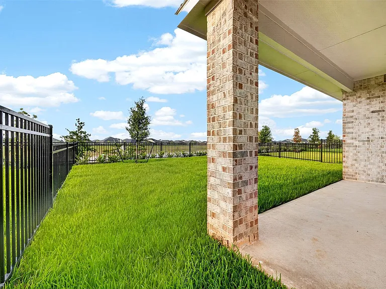 27447 Sunterra Village Dr — Photo 31