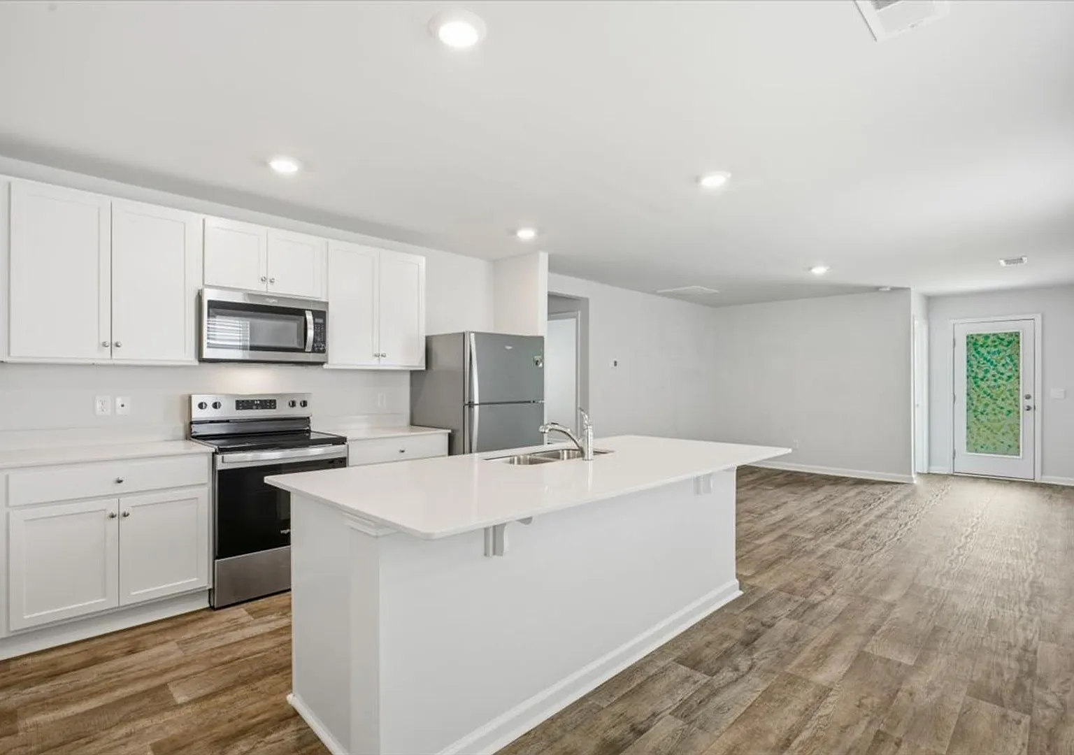 3 Bedrooms | 2 Bathrooms | 2-Car Garage | Pet Friendly — Photo 2