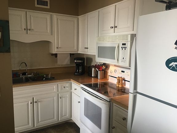 Eat in kitchen