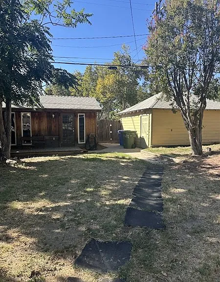 537 Crane Ave — Photo 10