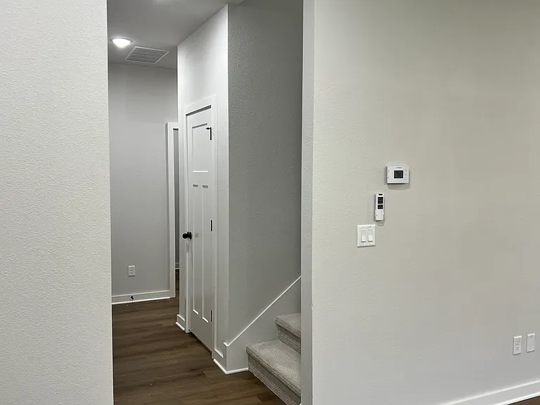 502 Cosmos St — Photo 9
