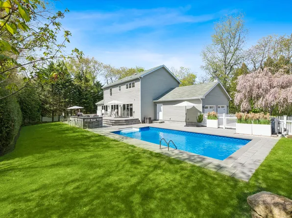 2 Tracy Dr, Sag Harbor, NY 11963
