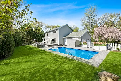 2 Tracy Dr Photo 1