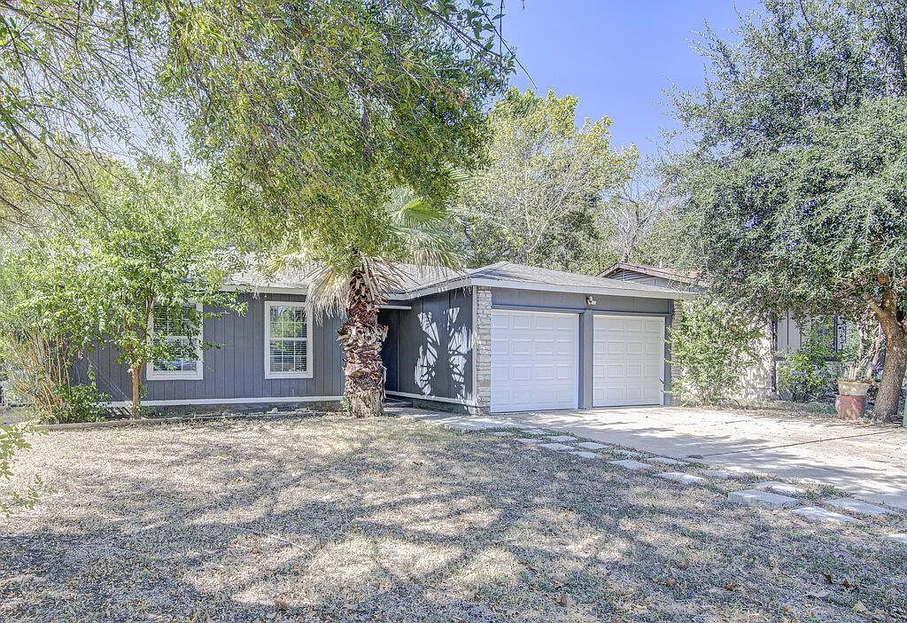 4 bed, 2.0 bath, 1165 sqft, $1,995 — Photo 3