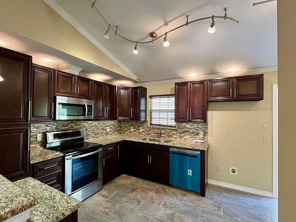 10815 Hermosa Dr