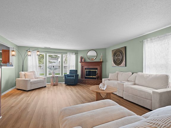 4th image of 10403 Bicknell Cir