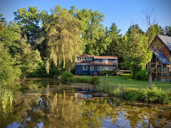 10 Sargent Brook Rd, Lenox, MA 01240