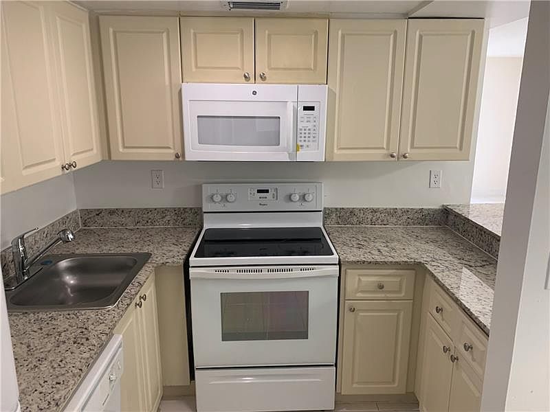 1st image of 19455 NE 10th Ave #1-403