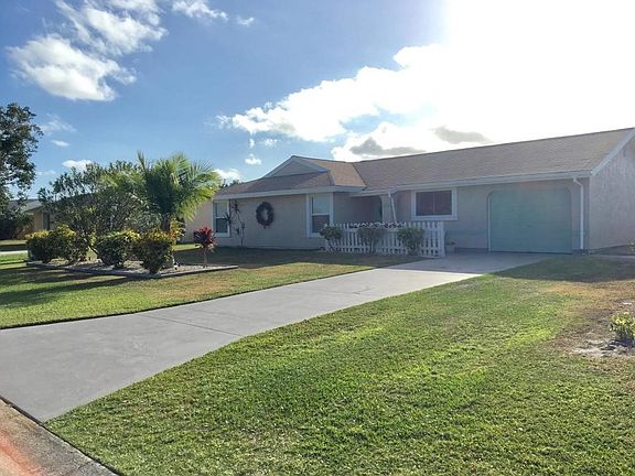 2nd image of 1532 SE Faculty Ct