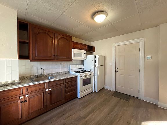 3rd image of 1225 Lehigh St APT 2