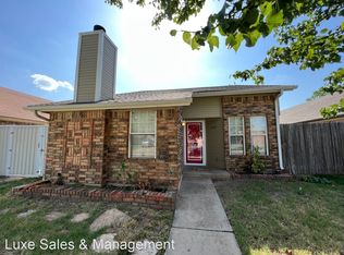 2137 Goodrich Dr, Moore, OK 73170