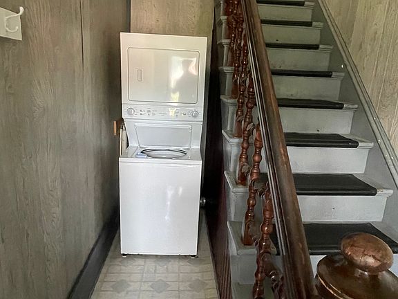 2nd image of 307 Kinder Ave APT 2