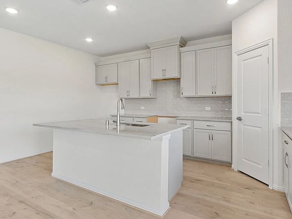 7th image of this home