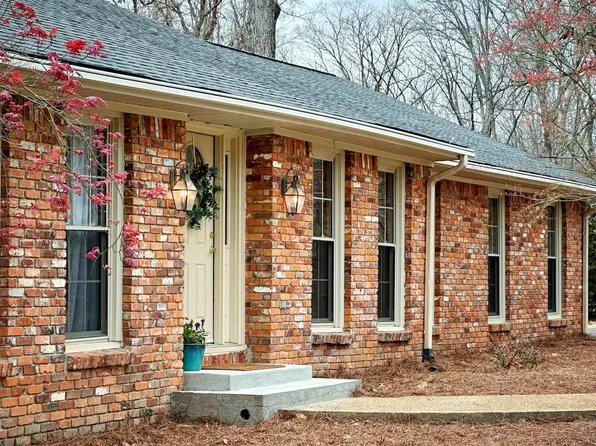 3109 Village Creek Trl SE, Decatur, AL 35603