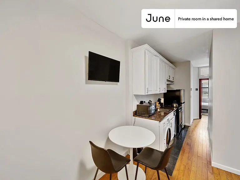 205 W 109th St #B — Photo 2