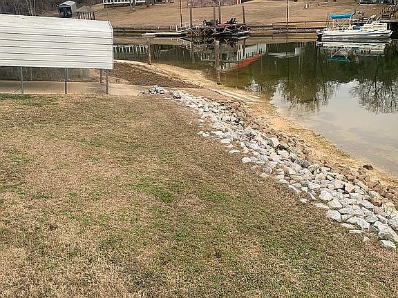 5th image of 166 Sexton Rd