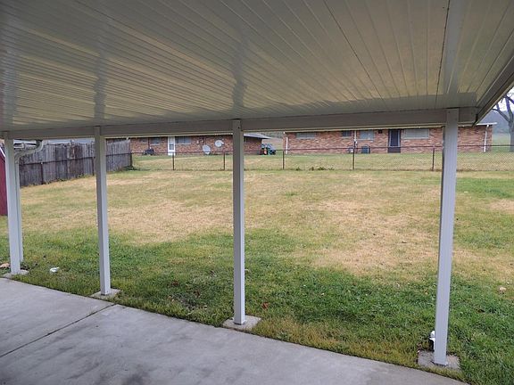 2nd image of 3880 Utica Dr