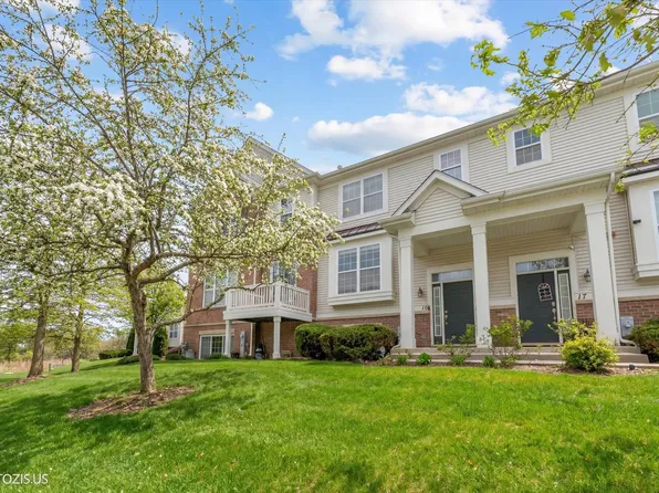 15 E Willow Rd, Wheeling, IL 60090