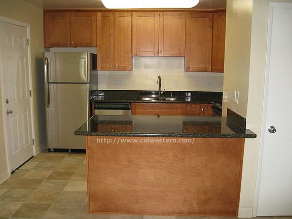 5th image of 993 Zarick Dr