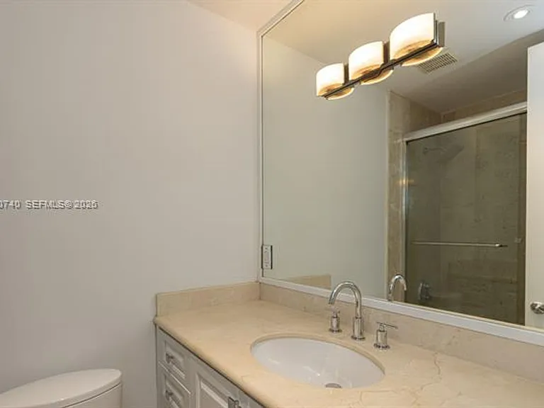 425 N Shore Dr #425 — Photo 25