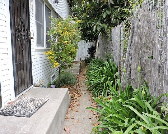 4th image of 653 Flower Ave
