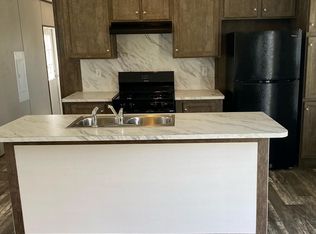 15001 Mill Rd, Fort Wayne, IN 46816