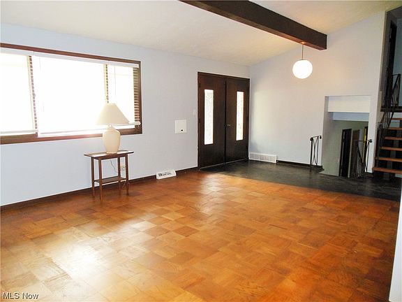 3rd image of 21920 Sherwood Dr