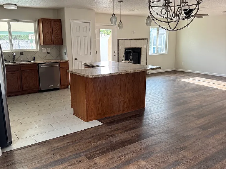 841 Marie Park Dr NE — Photo 5