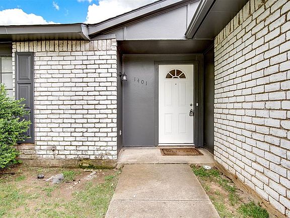 3rd image of 1401 Steinburg Ln