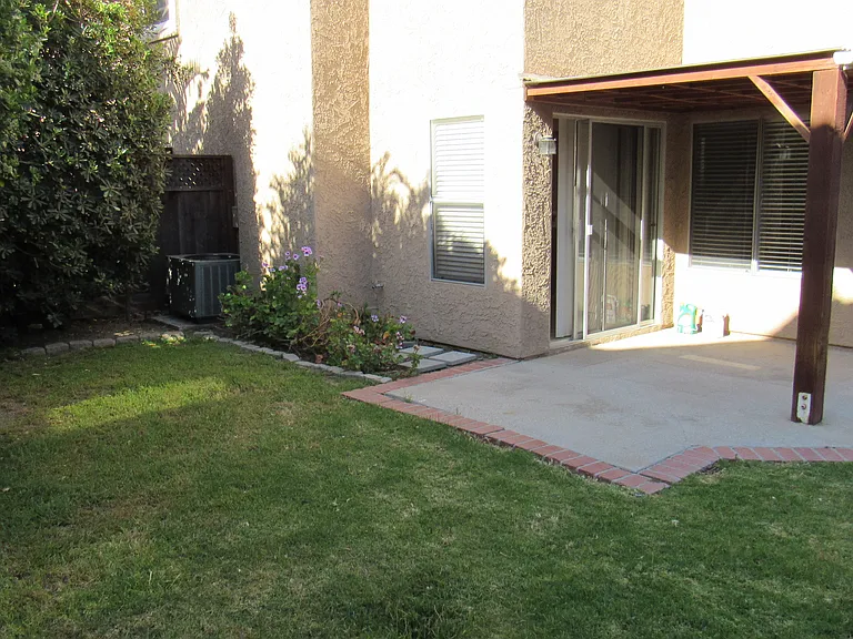 4820 Penrose Ave — Photo 19