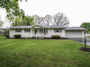 136 Lalanne Rd, Rochester, NY 14623
