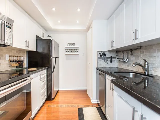 1001 Bay St #1007 — Photo 11