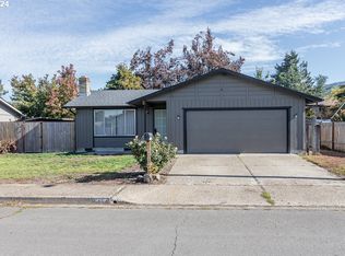 477 70th St, Springfield, OR 97478