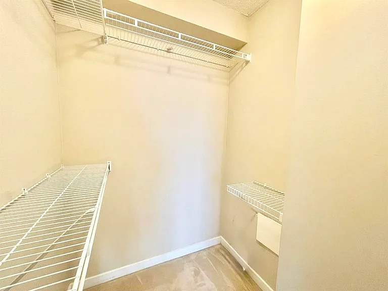 5068 Kwantlen St #908 — Photo 8