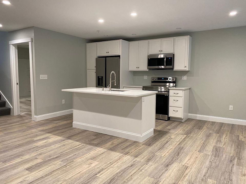 2 Village Green Dr 103, Kittery, ME 03904 Zillow