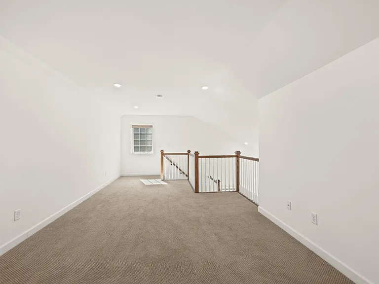 653 Delaware Ave — Photo 11