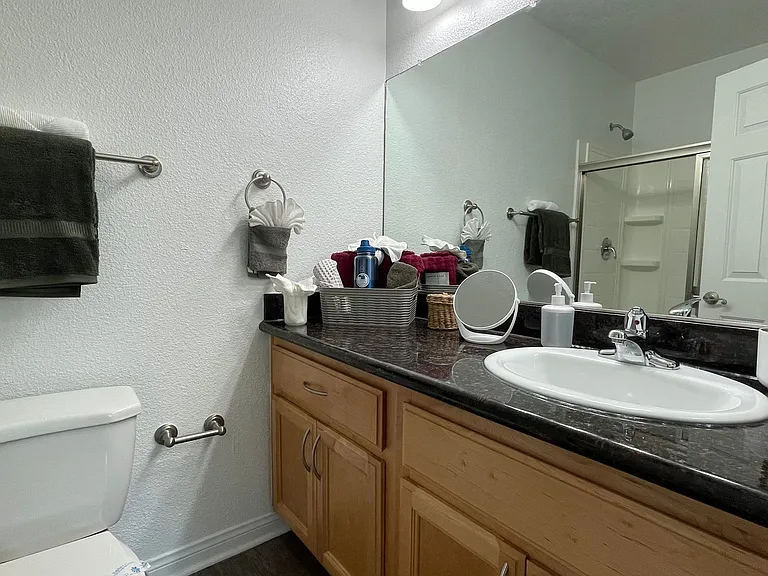 Park Plaza Apartments — Photo 45