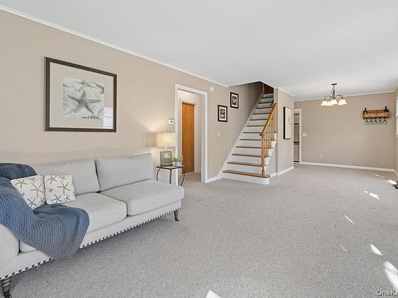 3rd image of 51 Lockitt Drive