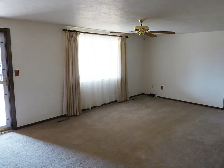 331 Juniper Pl — Photo 1