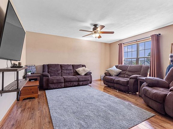 3rd image of 8660 Tim Ln