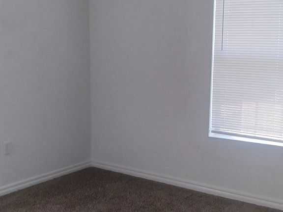 4th image of 1139 NW Ozmun Ave