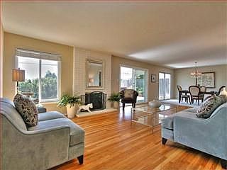 3rd image of 3721 Red Oak Way
