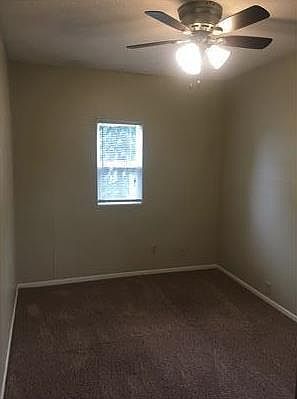 3rd image of 1110 College St N APT 4