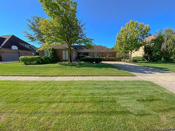 2nd image of 51463 Sandshores Dr