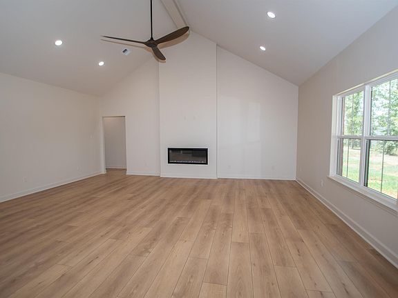 5th image of 175 Hayden Dr